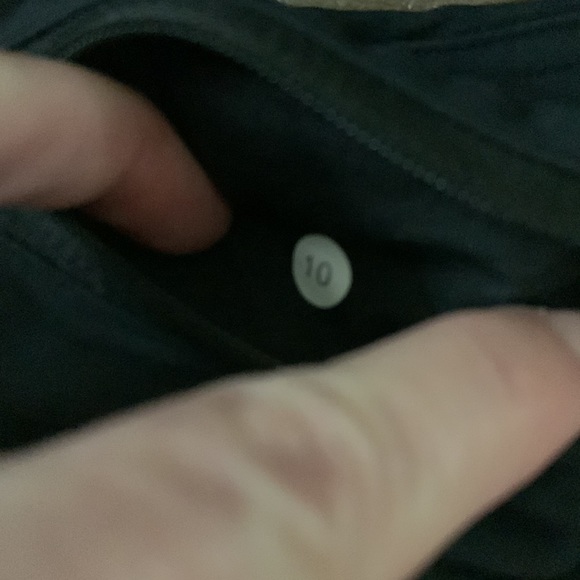 - Lululemon Pace Setter skirt sz 10 black lined with shorts,skort tennis preppy - Picture 7 of 11